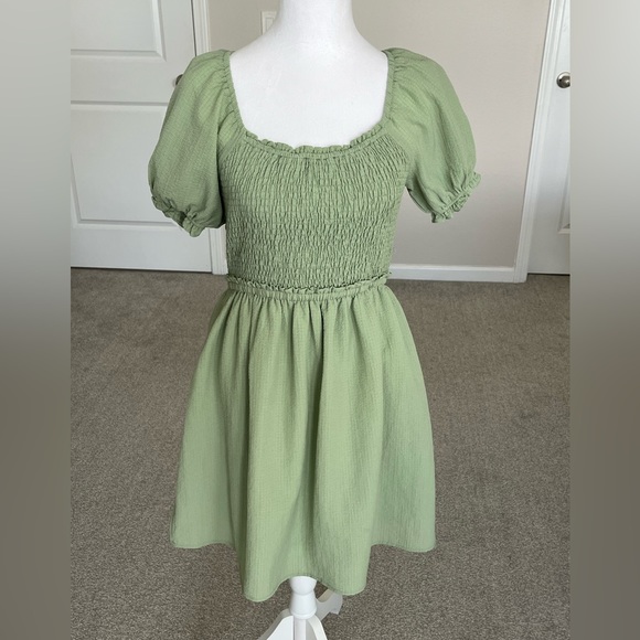 NWOT Altar’d State Smocked Mini Puff Sleeve Dress with Tie Back. Green. Size M - Picture 1 of 7